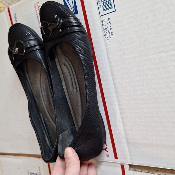 BLACK FLATS SIZE 7 - Picture 3 of 7